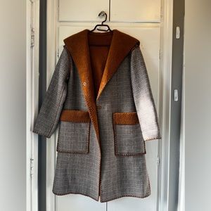 COPY - Wool coat with hood.